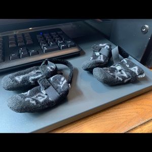 Cozy Paws dog boots-size XP. New-never used (too small for my puppy).